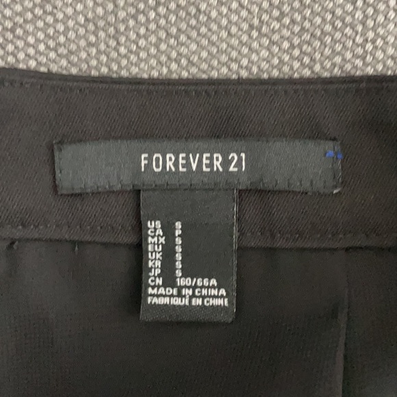 Black pencil skirt with black lace detail - Picture 5 of 5